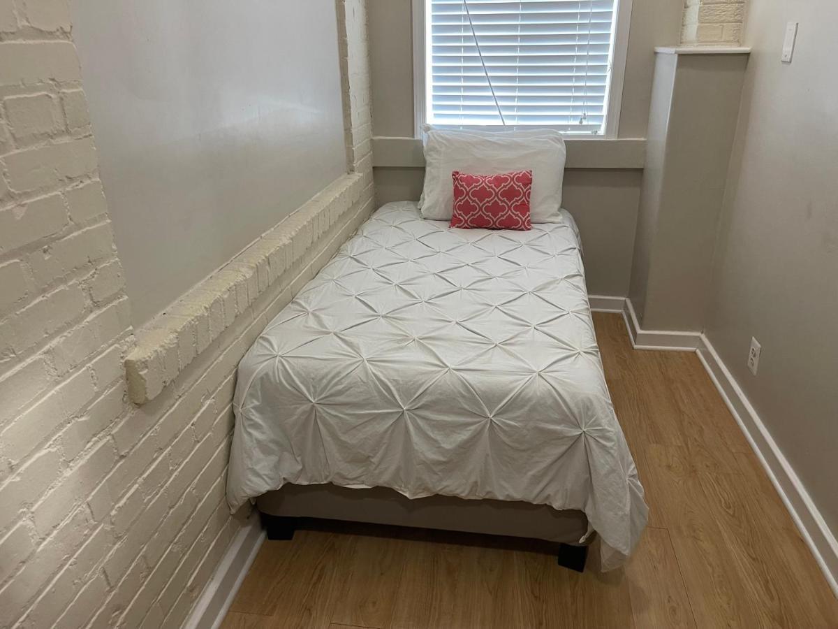 The Gray Corner House By Gallaudet 3 Bedroom 2 Ba Ferienhaus